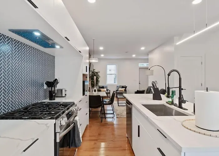 Special 2 Duplex With 6 Bdrms *