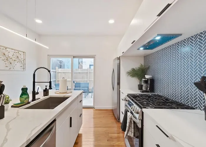 Special 2 Duplex With 6 Bdrms